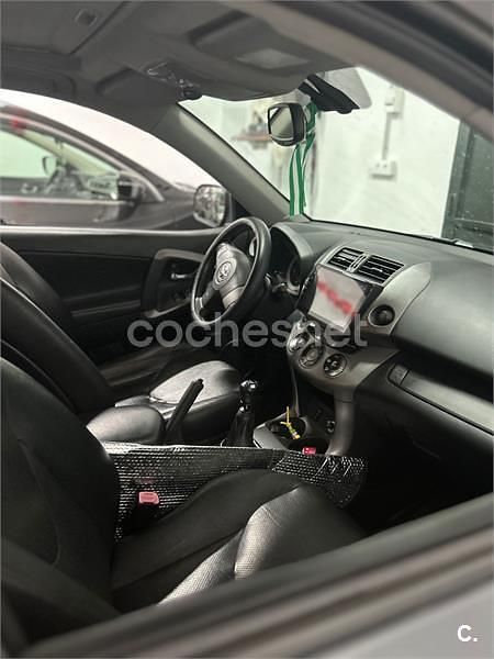 Usado Toyota RAV4 Premium 177 CV (130 kW) 2007 Gris / plata SUV