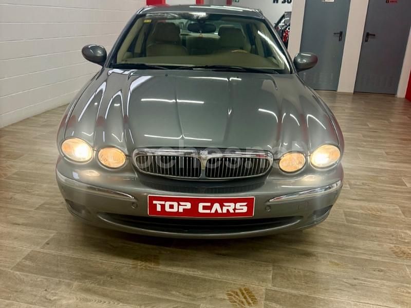 Usado Jaguar X-type Executive 196 CV (144 kW) 2005 Gris / plata Berlina