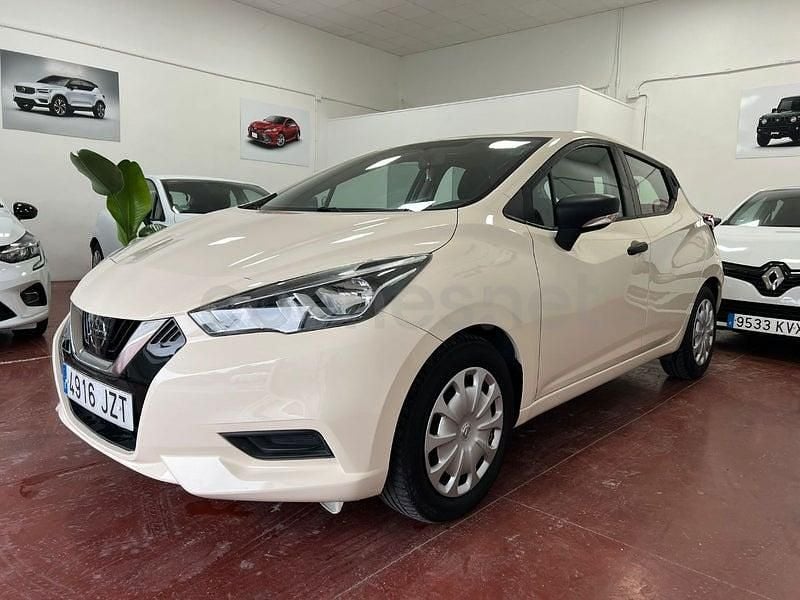 Usado Nissan Micra N-Connecta 90 CV (66 kW) 2017 Beige Utilitario