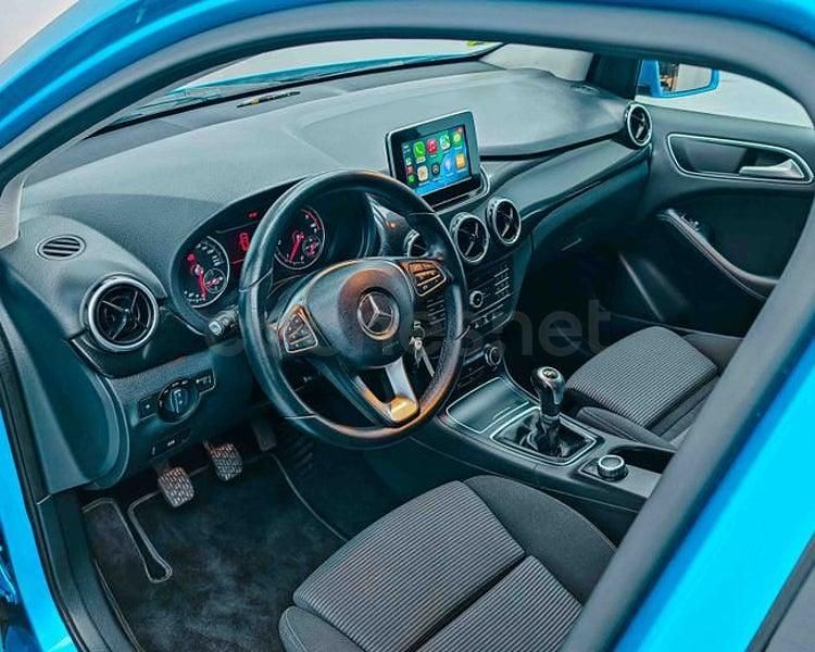 Usado Mercedes B180 109 CV (80 kW) 2016 Azul Monovolumen