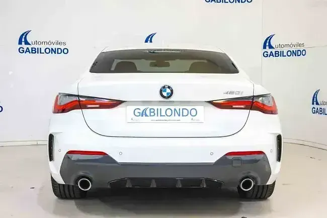 Usado BMW 420 Coupé Comfort Edition 184 CV (135 kW) 2022 Blanco Coupe