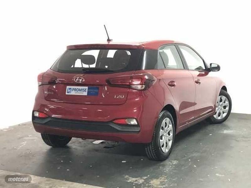 Usado Hyundai i20 100 CV (73 kW) 2020 Rojo Utilitario
