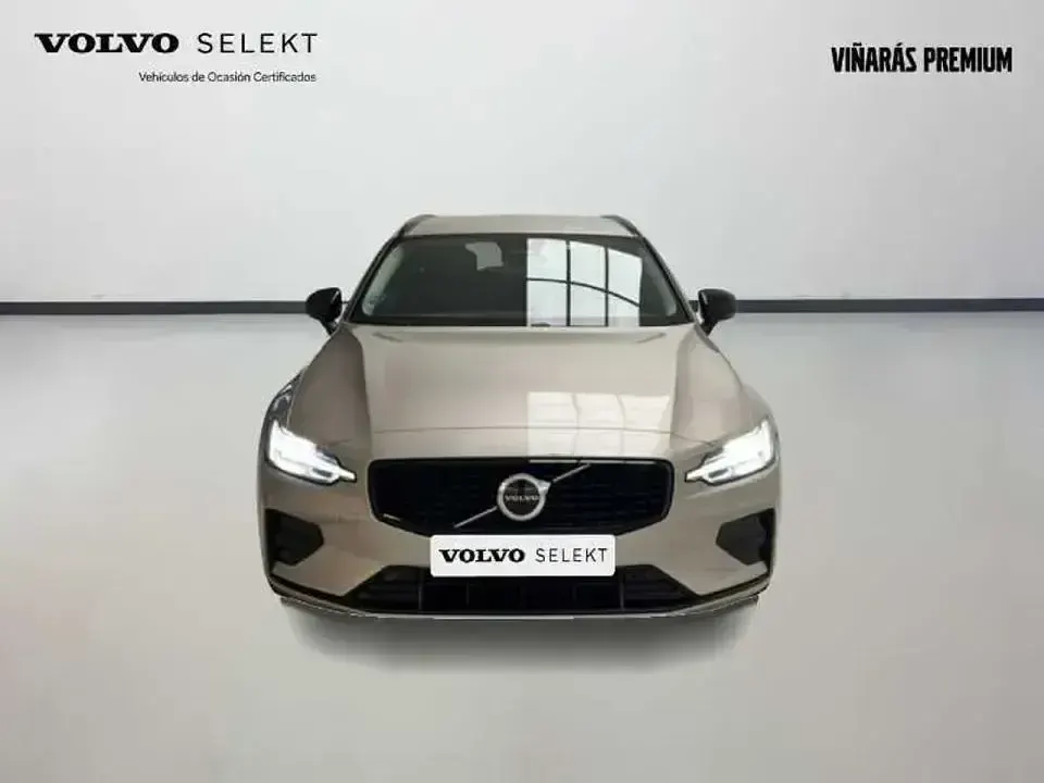 Usado Volvo V60 Plus 197 CV (144 kW) 2025 Otro Familiar