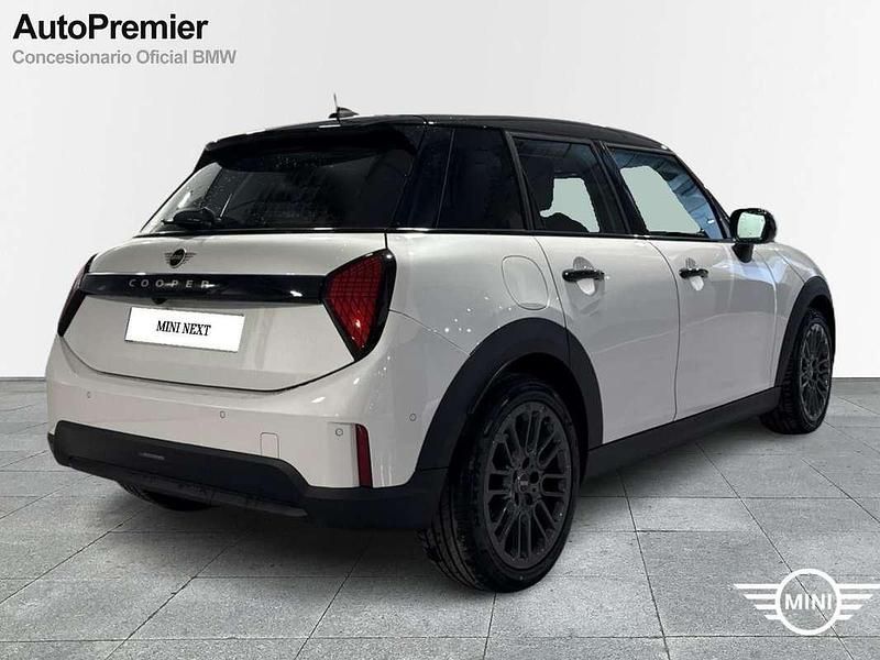 Usado Mini Cooper Essential 114 kW (156 CV) 2025 Blanco Utilitario
