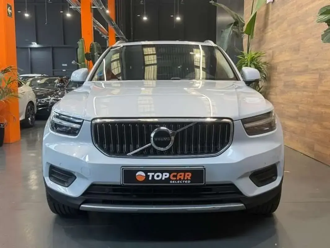 Usado Volvo XC40 265 CV (194 kW) 2021 Gris SUV