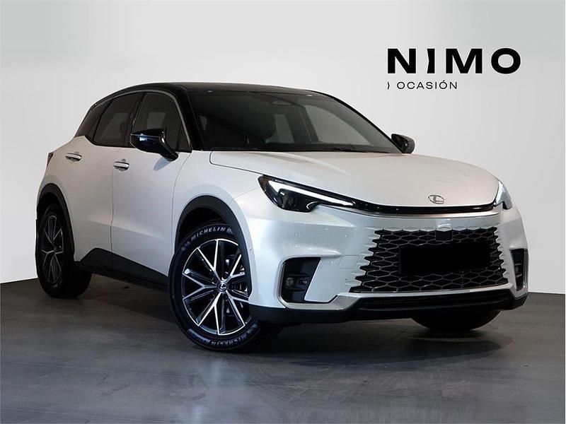 Otro Usado 2025 Lexus LBX SUV | 38.500 € (Un poco caro) - Imagen 1/4