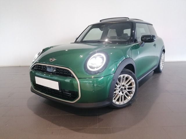 Usado Mini Cooper Favoured 156 CV (114 kW) 2024 Verde Utilitario