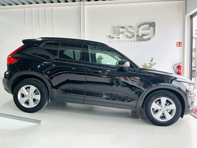 Usado Volvo XC40 130 CV (95 kW) 2021 Negro SUV