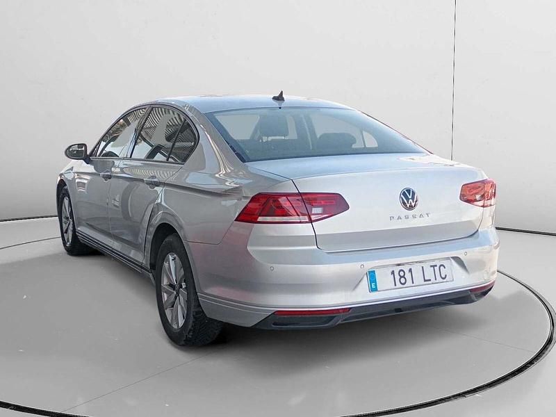 Usado VW Passat 150 CV (110 kW) 2021 Gris Berlina