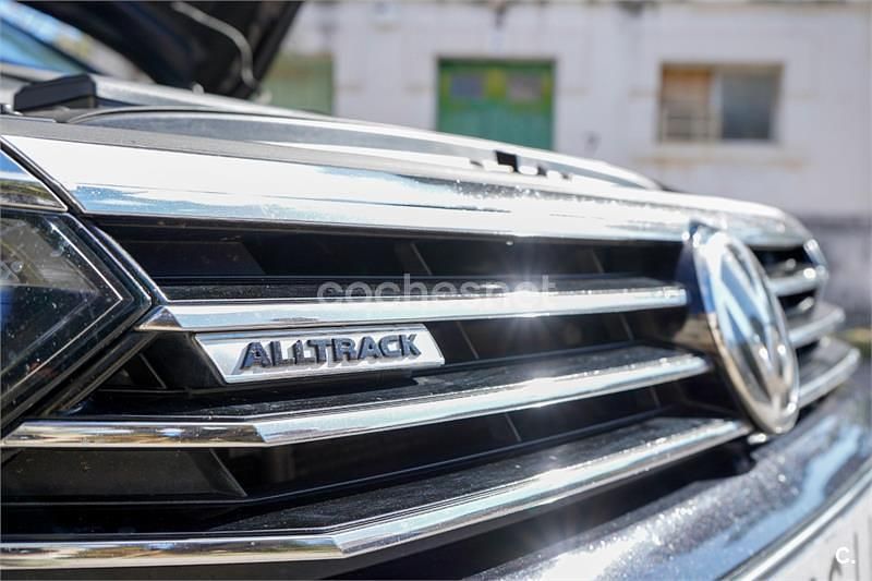 Usado VW Passat Alltrack 190 CV (139 kW) 2016 Negro Familiar