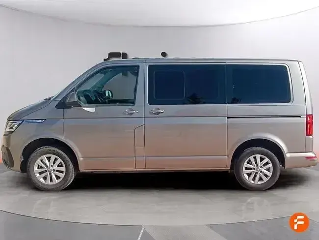 Usado VW Caravelle 150 CV (110 kW) 2020 Gris Van