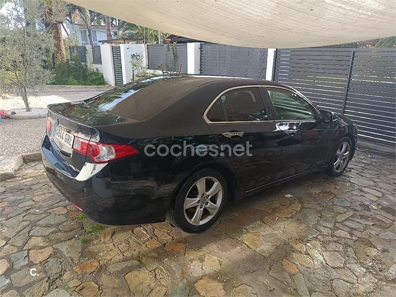 Usado Honda Accord Luxury 150 CV (110 kW) 2009 Negro Berlina