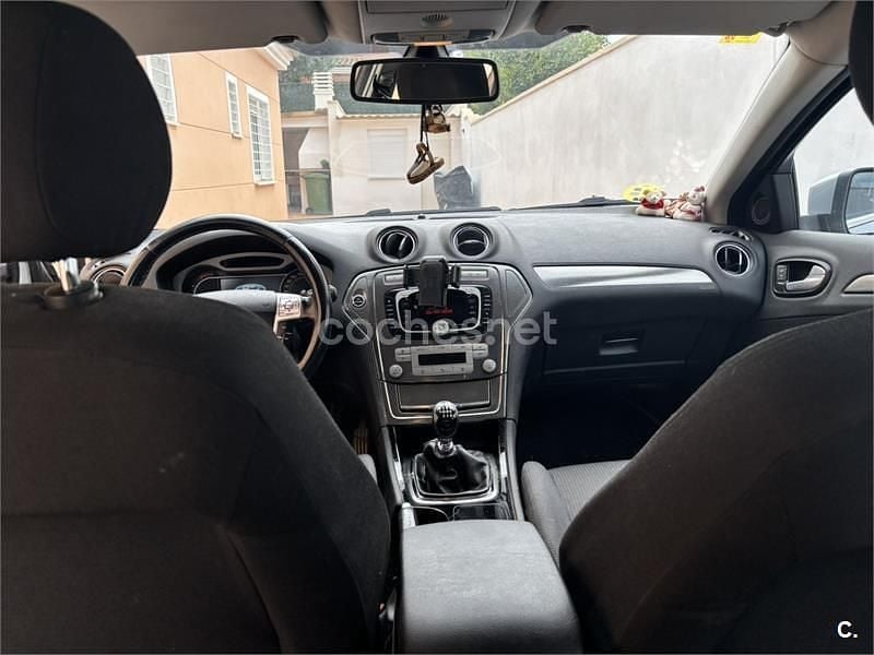 Gris / plata Usado 2010 Ford Mondeo Titanium Berlina | 4000 € (Precio justo) - Imagen 1/4