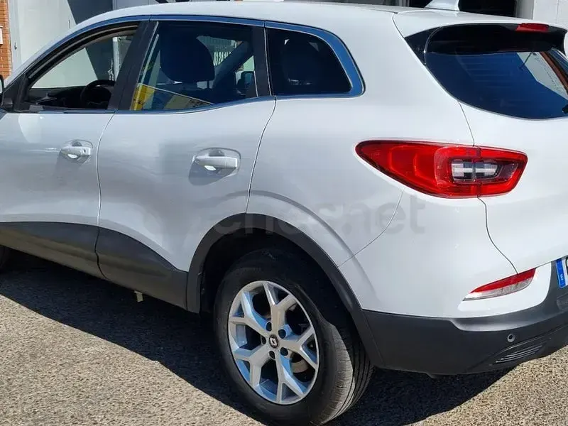Usado Renault Kadjar LIMITED 115 CV (84 kW) 2021 Blanco SUV