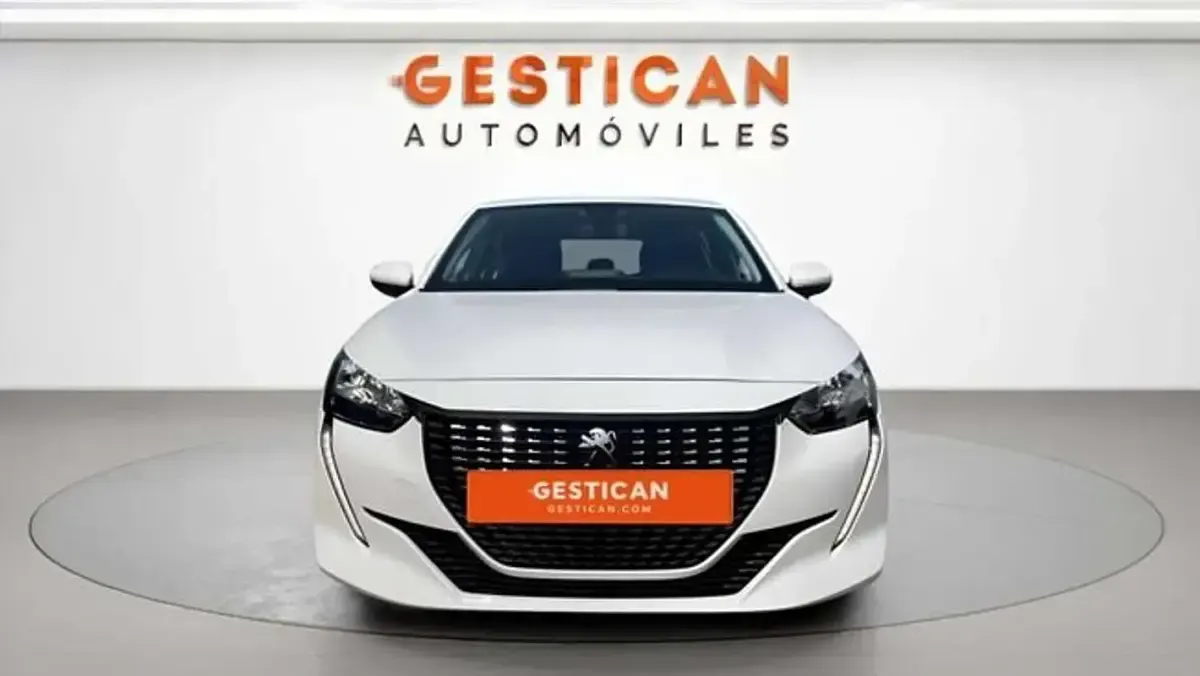 Usado Peugeot 208 Active 102 CV (75 kW) 2022 Blanco Utilitario