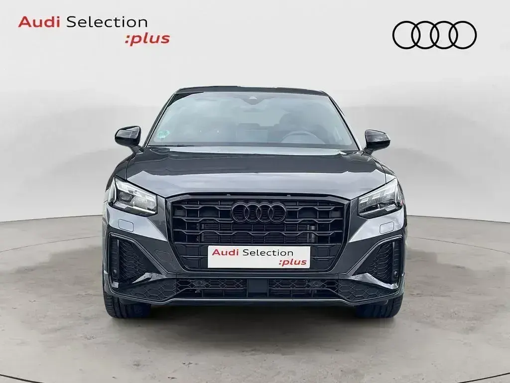 Usado Audi Q2 Black Edition 150 CV (110 kW) 2025 Gris SUV