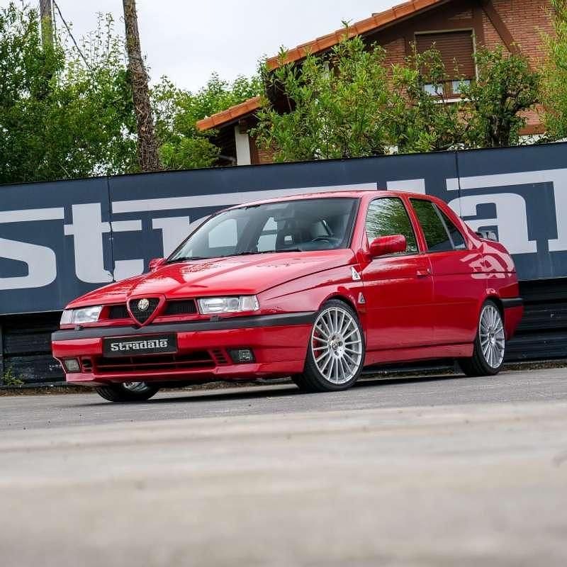Usado Alfa Romeo 155 189 CV (139 kW) 1993 Rojo Berlina