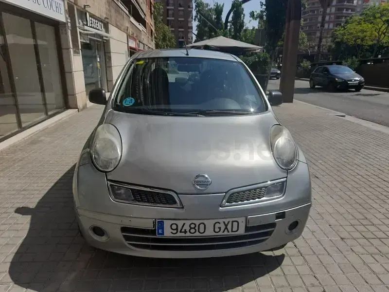 Usado Nissan Micra Acenta+ 80 CV (58 kW) 2010 Gris / plata Utilitario
