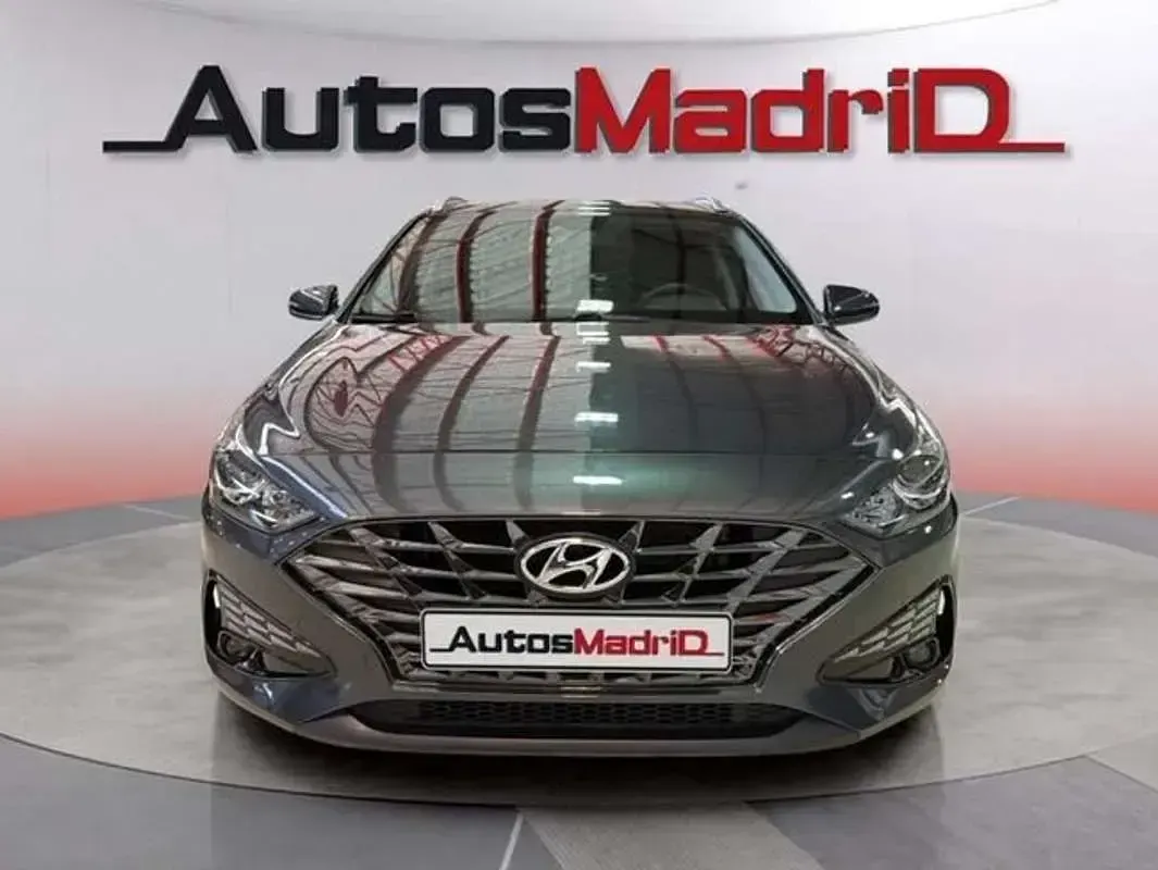 Usado Hyundai i30 121 CV (88 kW) 2021 Gris Familiar