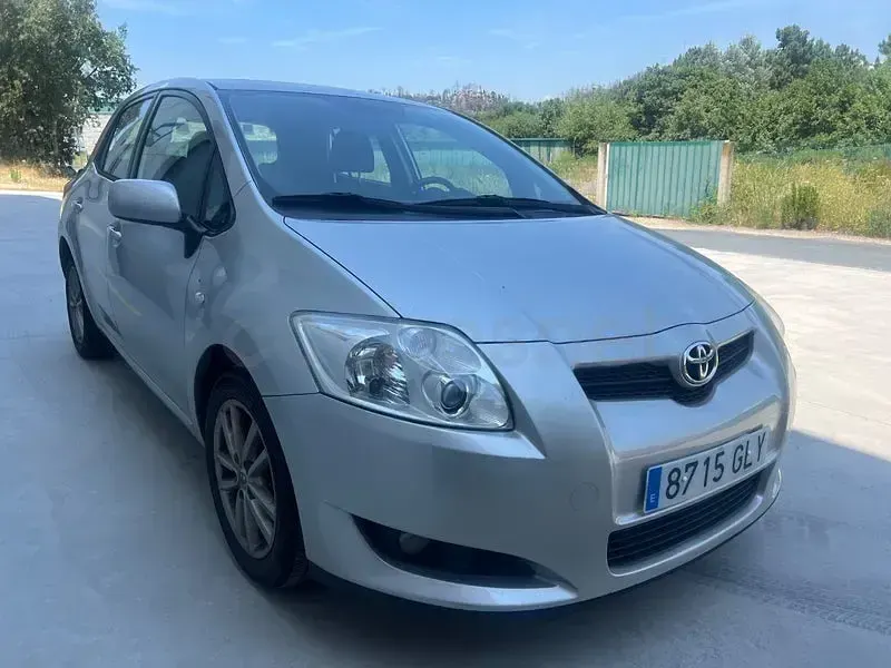 Usado Toyota Auris Active 90 CV (66 kW) 2009 Beige Utilitario