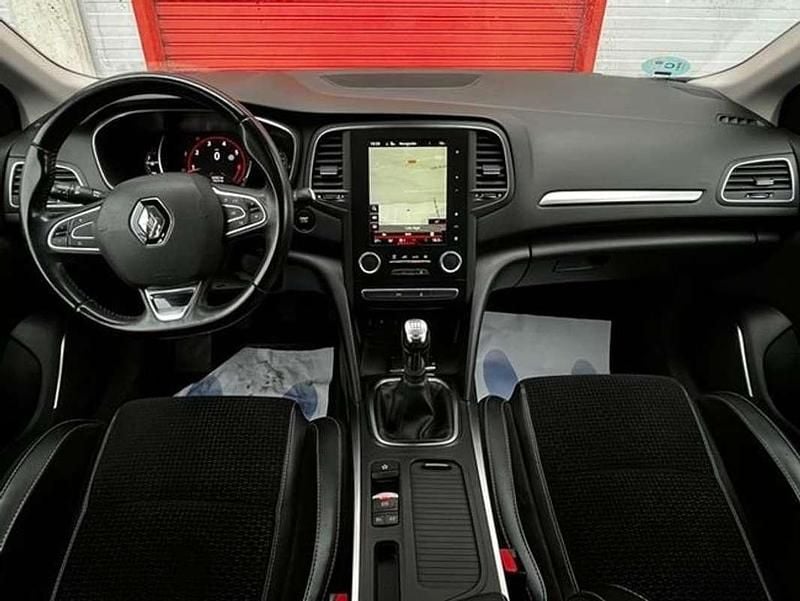Usado Renault Mégane GrandTour Zen 131 CV (96 kW) 2017 Azul Familiar
