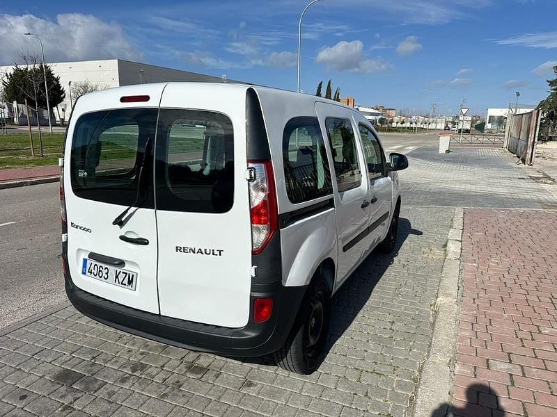 Usado Renault Kangoo Zen 95 CV (69 kW) 2019 Blanco Monovolumen