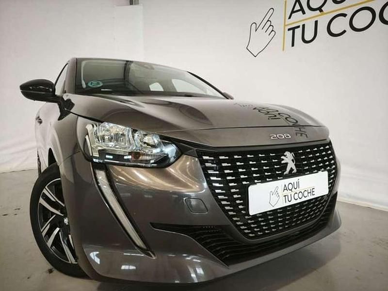 Usado Peugeot 208 Allure 102 CV (75 kW) 2023 Gris Utilitario