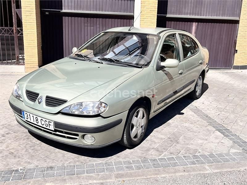 Usado Renault Mégane II 110 CV (80 kW) 2003 Verde Berlina