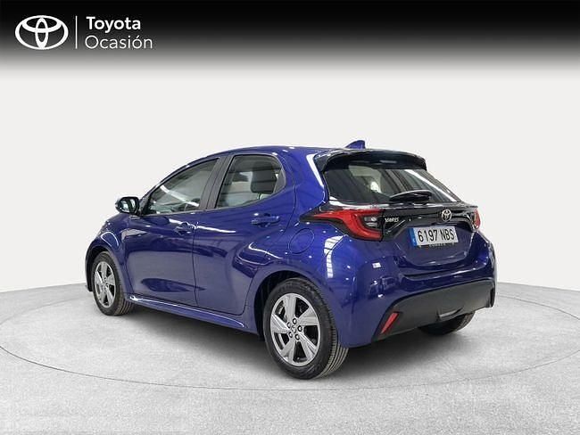 Usado Toyota Yaris Hybrid Active 116 CV (85 kW) 2025 Azul Berlina