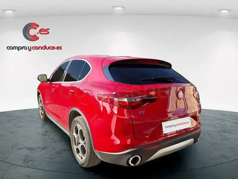 Usado Alfa Romeo Stelvio Edizione Speciale 210 CV (154 kW) 2017 Rojo SUV