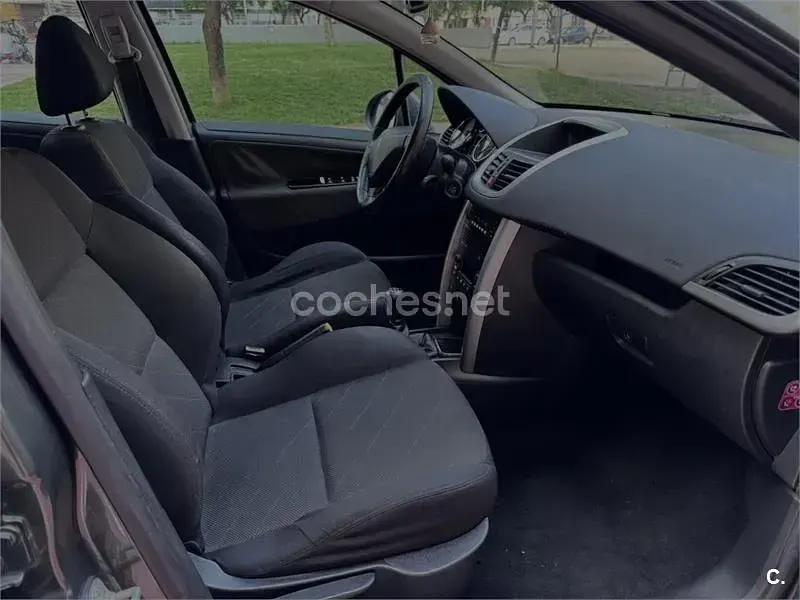 Usado Peugeot 207 Premium 120 CV (88 kW) 2007 Negro Berlina