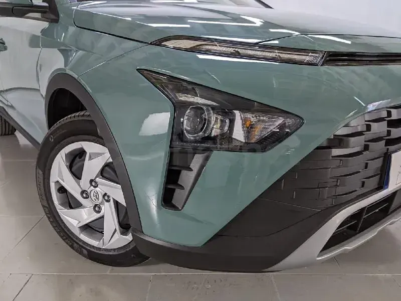 Usado Hyundai Bayon 84 CV (61 kW) 2023 Verde SUV