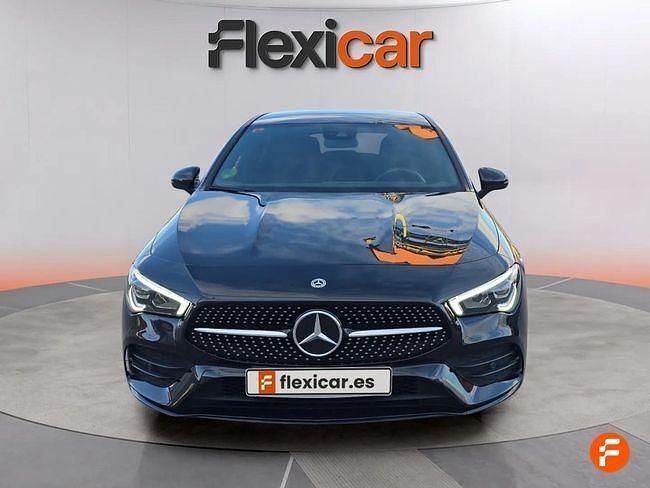 Usado Mercedes CLA200 Shooting Brake 163 CV (119 kW) 2022 Negro Familiar