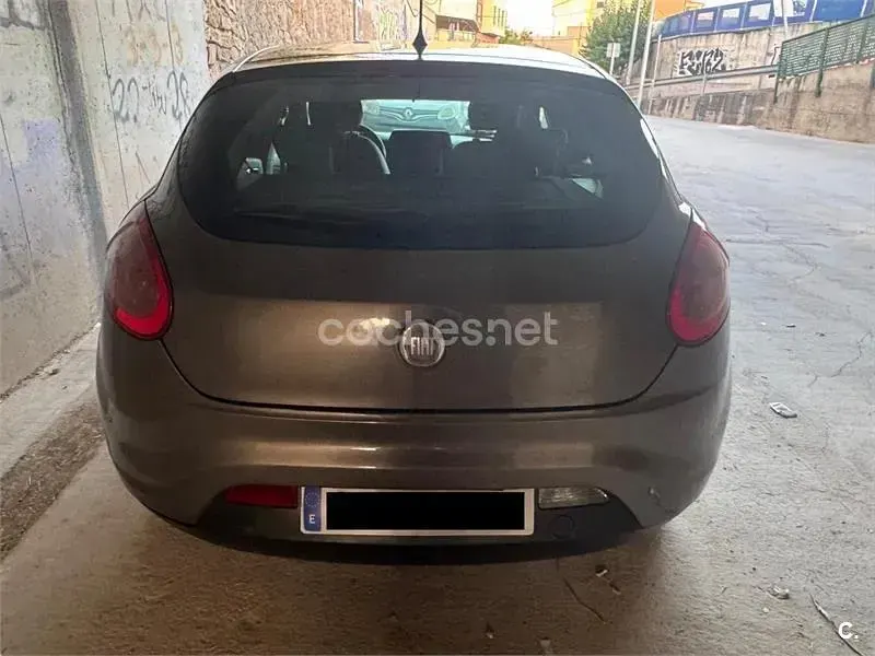 Usado Fiat Bravo Dynamic 120 CV (88 kW) 2007 Marrón Utilitario