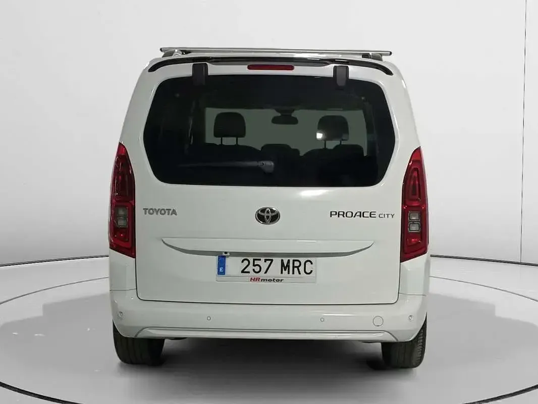 Usado Toyota Proace Active 131 CV (96 kW) 2024 Blanco Monovolumen