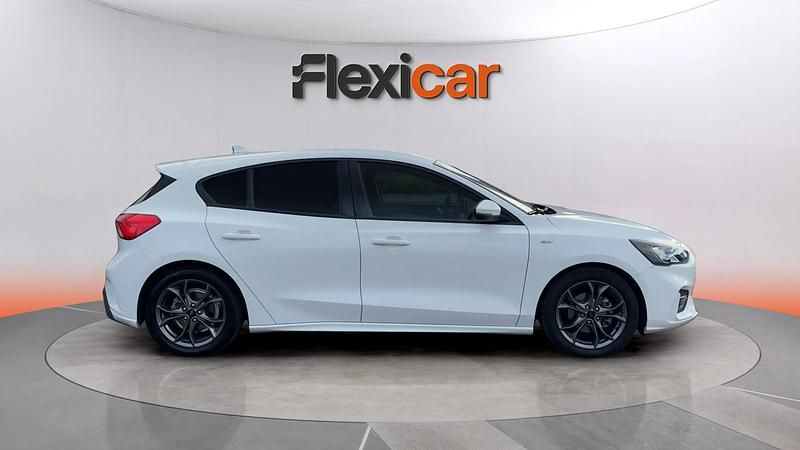 Używany Ford Focus ST-Line 125 KM (91 kW) 2018 Biały Hatchback