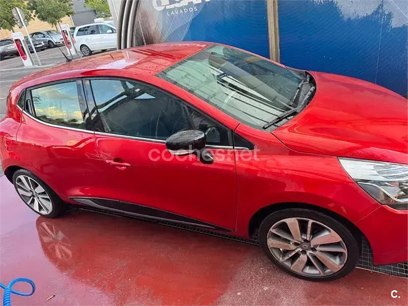Usado Renault Clio IV 90 CV (66 kW) 2015 Rojo Berlina