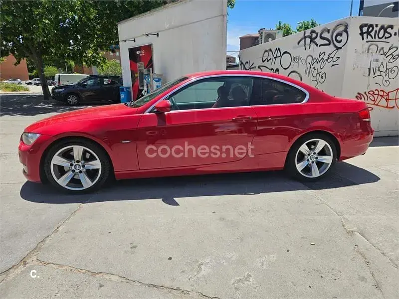Usado BMW 325 218 CV (160 kW) 2007 Rojo Coupe