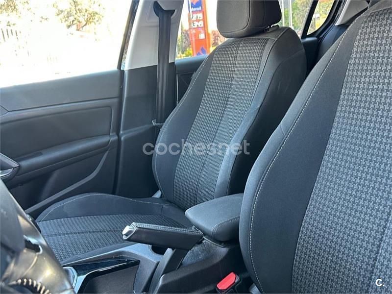 Usado Peugeot 308 Allure 110 CV (80 kW) 2017 Azul Berlina