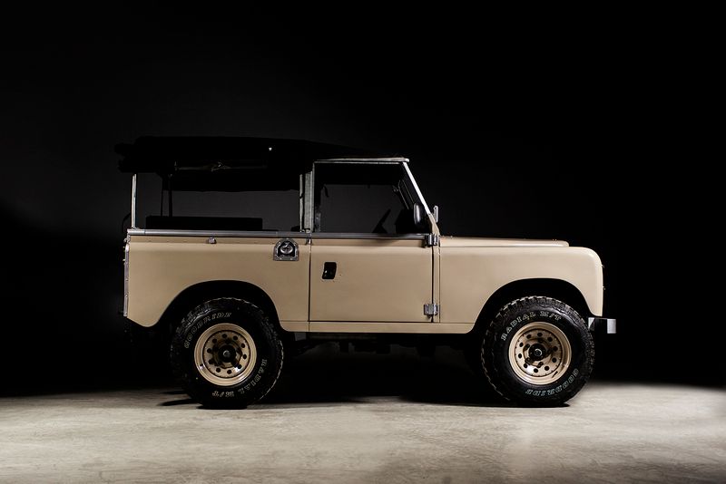 Usado Land Rover 3 67 CV (49 kW) 1982 Beig