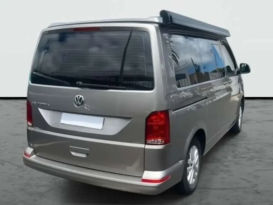 Usado VW California Beach 110 CV (80 kW) 2022 Beige Van