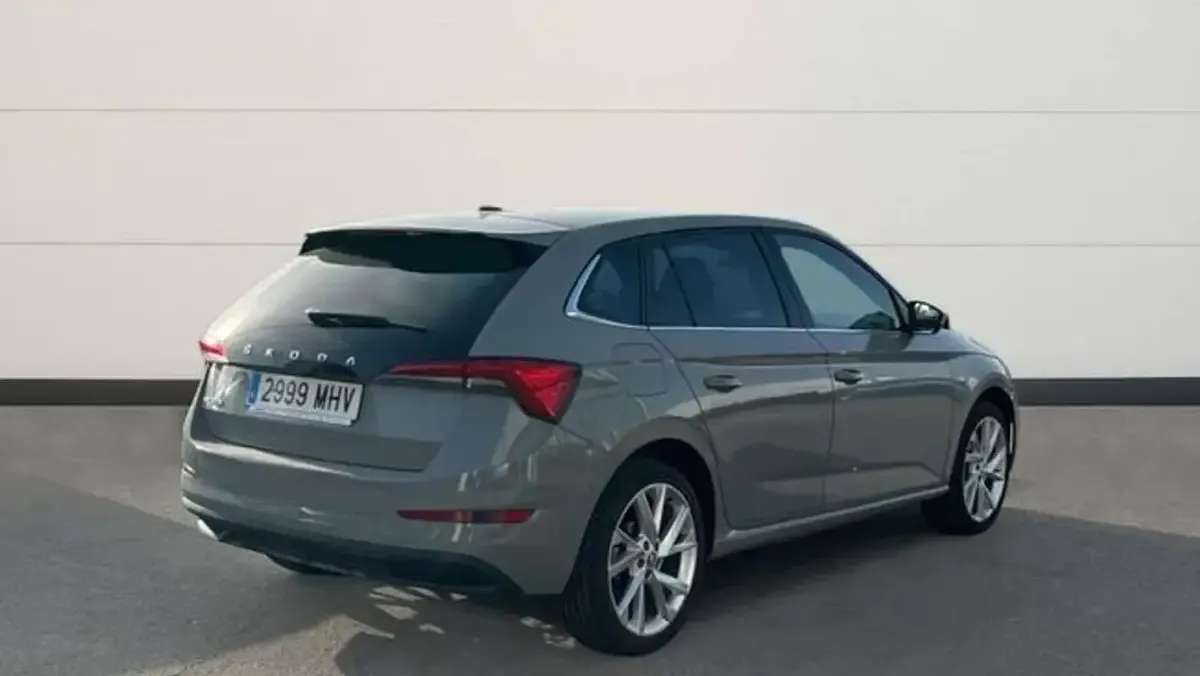 Usado Skoda Scala Style 150 CV (110 kW) 2023 Gris Utilitario