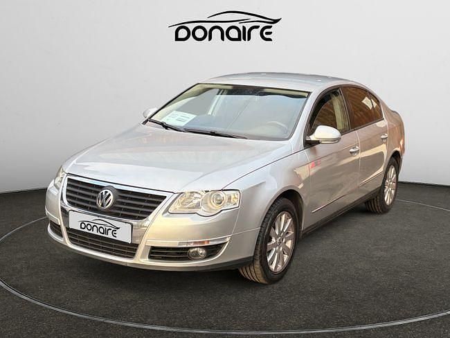 Usado VW Passat Highline 140 CV (102 kW) 2006 Gris Berlina