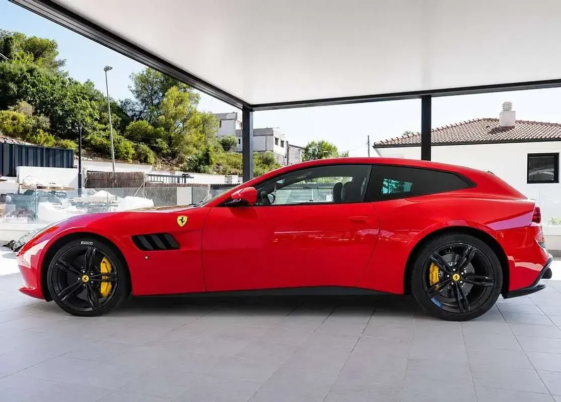 Usado Ferrari GTC4Lusso 689 CV (506 kW) 2020 Rojo Familiar