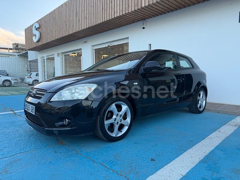 Usado Kia ProCeed 140 CV (102 kW) 2010 Negro Berlina