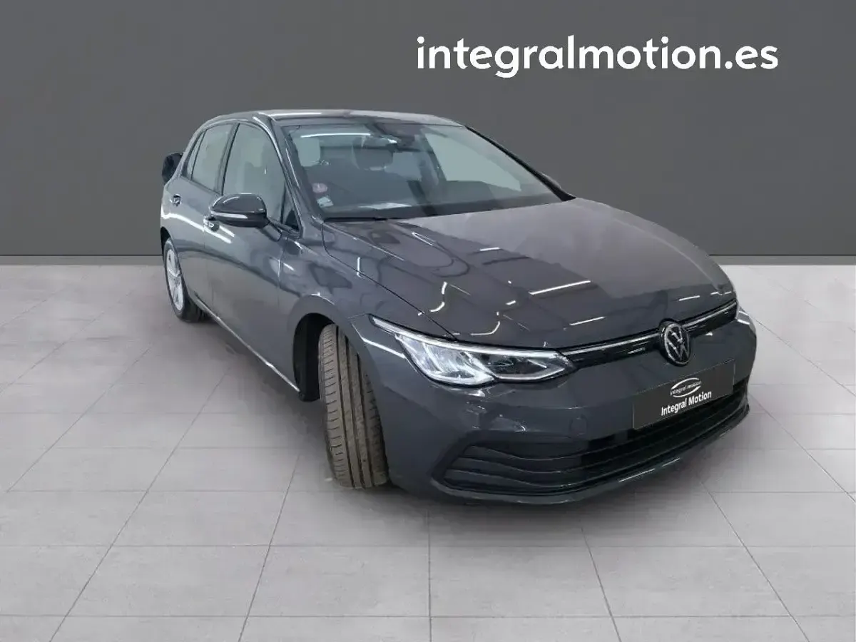 Usado VW Golf VIII Life 110 CV (80 kW) 2024 Gris Utilitario