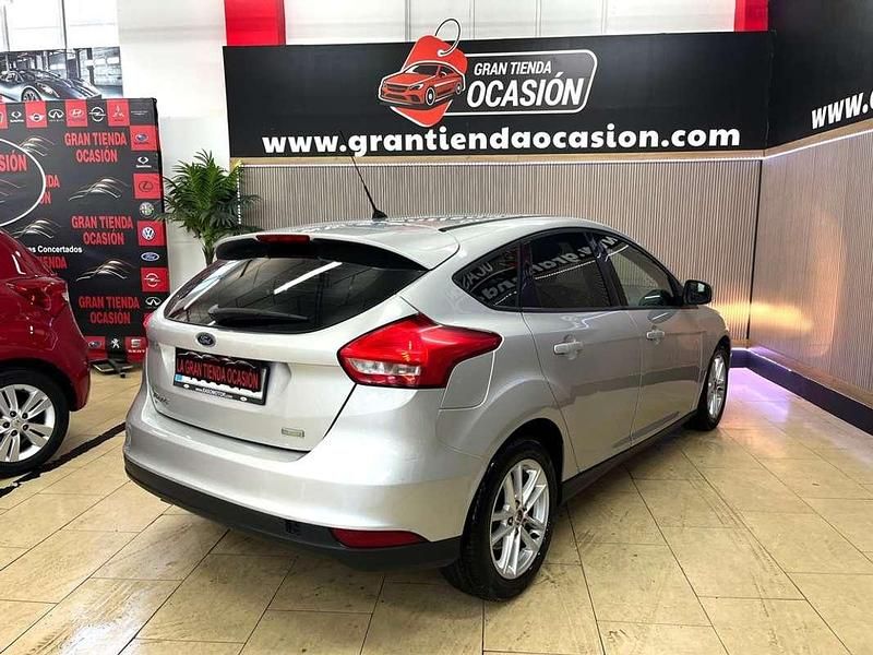 Usado Ford Focus 124 HP (91 kW) 2016 Cinzento Citadino