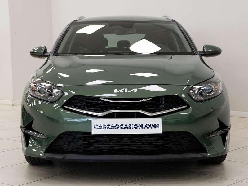 Usado Kia Ceed 101 CV (74 kW) 2024 Verde Utilitario