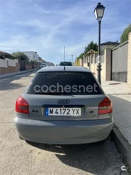 Usado Audi A3 Ambition 125 CV (91 kW) 2000 Gris / plata Utilitario
