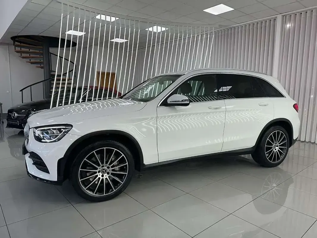 Usado Mercedes GLC220 193 CV (141 kW) 2022 Blanco SUV